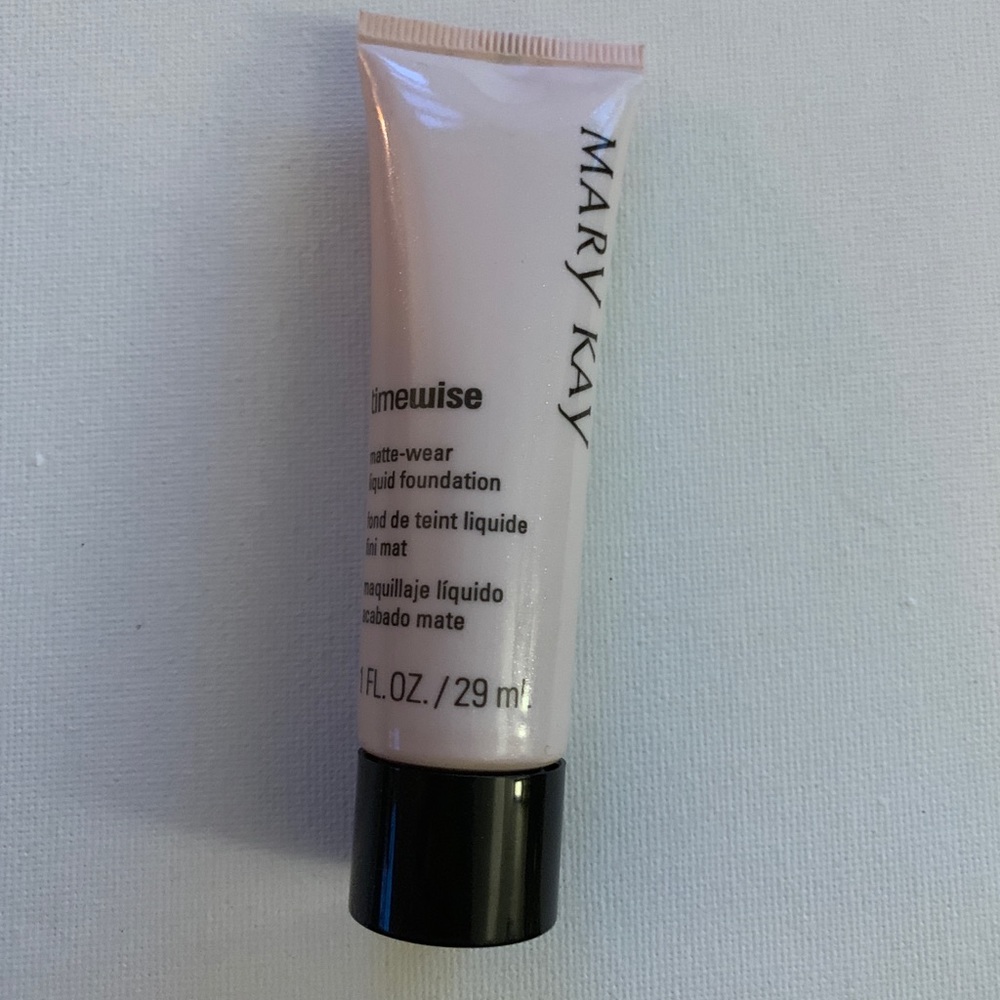 MARY KAY Beige 3 Matte Wear liquid foundation